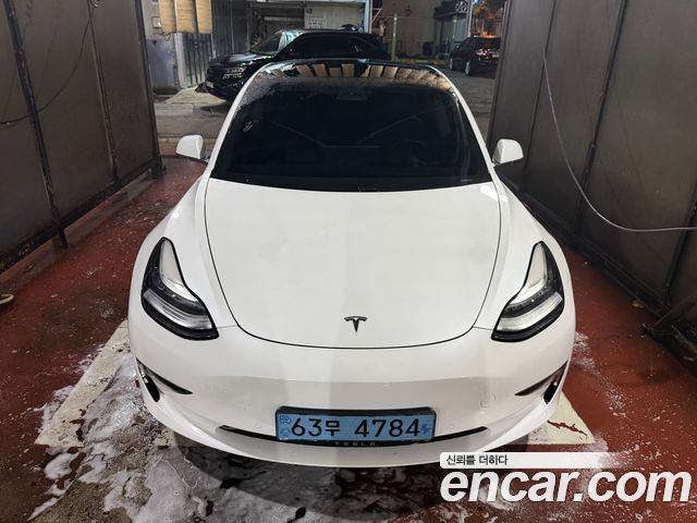 Tesla Model 3 Long Range AWD — пробег 209 700 км