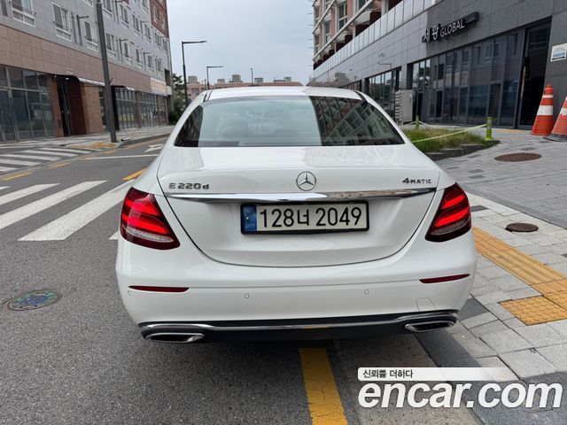 Mercedes-Benz E-Class E220d Exclusive — пробег 285 672 км