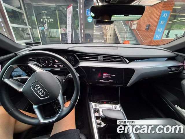 Audi e-tron 55 Quattro Sportback — пробег 68 000 км