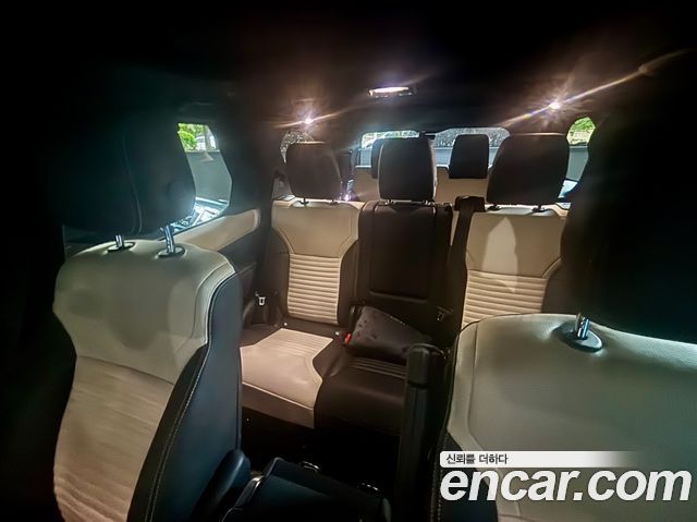 Land Rover Discovery P360 R-Dynamic SE — пробег 85 000 км
