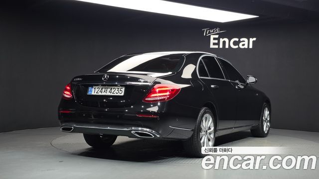 Mercedes-Benz E-Class из Кореи Encar