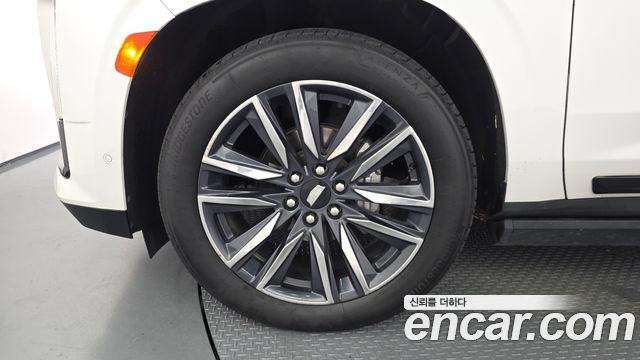 Cadillac Escalade 6.2 ESV ESV Sports Platinum — пробег 74 993 км