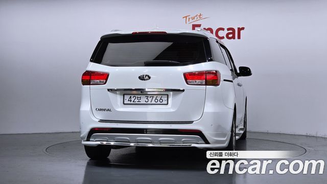Kia Carnival из Кореи Encar