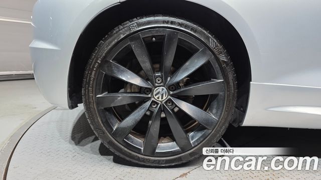 Volkswagen Scirocco 2.0 TDI R-Line — пробег 145 247 км