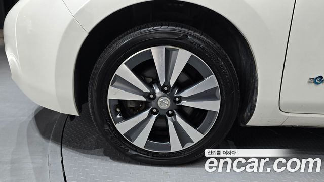 Nissan Leaf из Кореи Encar