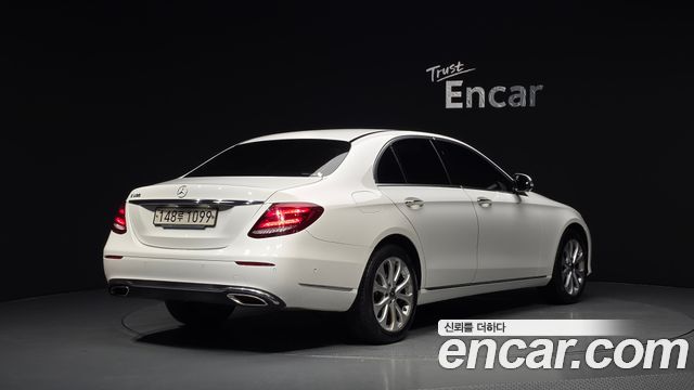 Mercedes-Benz E-Class из Кореи Encar