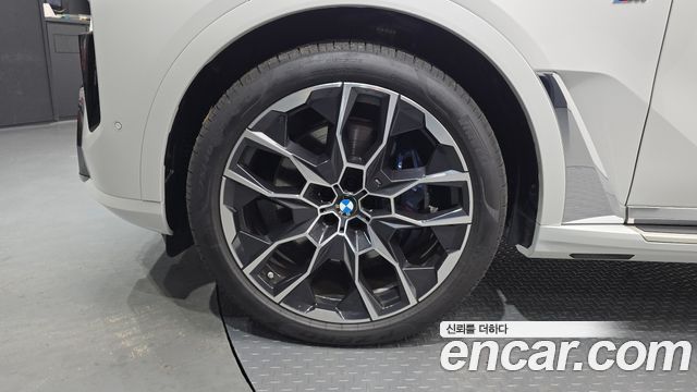 BMW X7 xDrive 40i M Sport 6STR — пробег 7 350 км — фото 5 из 5
