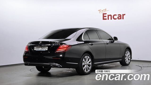 Mercedes-Benz E-Class из Кореи Encar