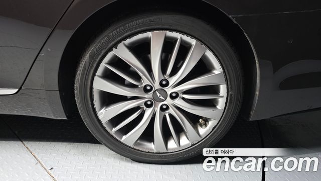 Hyundai Genesis из Кореи Encar