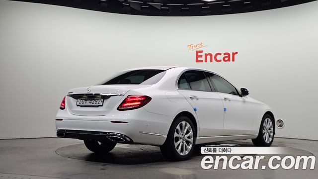 Mercedes-Benz E-Class из Кореи Encar