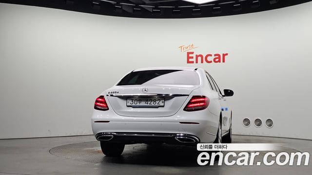 Mercedes-Benz E-Class из Кореи Encar
