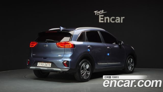 Kia Niro 1.6 HEV Prestige — пробег 83 883 км — фото 2 из 5