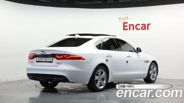 Jaguar XF 25t Prestige — пробег 99 444 км — фото 2 из 5