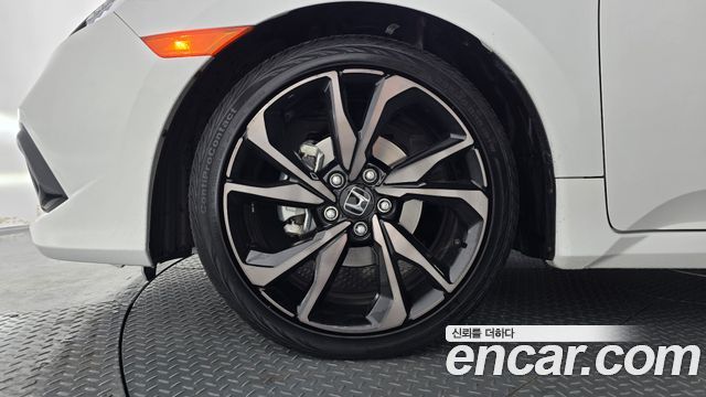 Honda Civic 1.5 10th — пробег 23 714 км