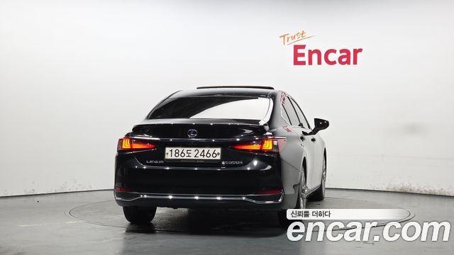 Lexus ES Luxury Plus — пробег 109 068 км — фото 4 из 5