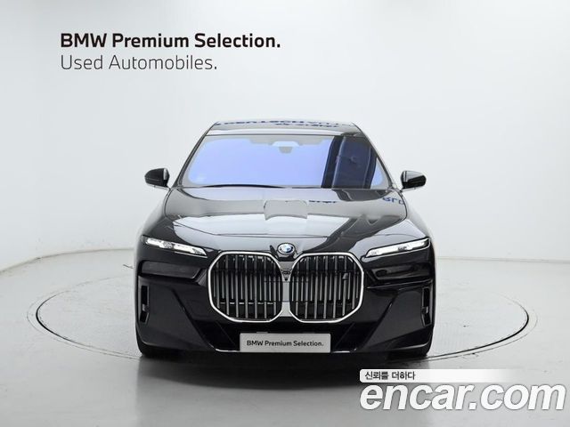 BMW i7 eDrive 50 M Sport — пробег 22 556 км — фото 3 из 5