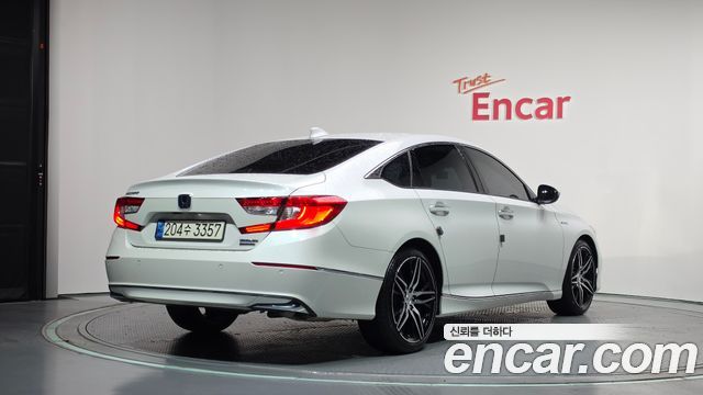 Honda Accord 2.0 Hybrid Touring — пробег 46 313 км
