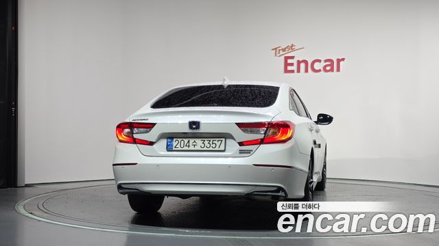 Honda Accord 2.0 Hybrid Touring — пробег 46 313 км