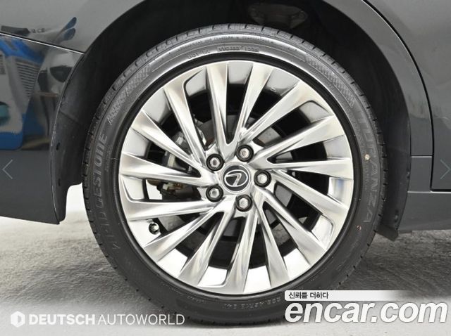 Lexus ES Luxury Plus — пробег 20 216 км — фото 5 из 5