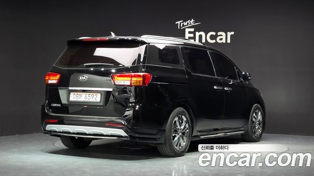 Kia Carnival из Кореи Encar