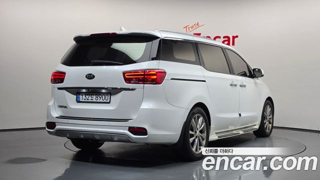 Kia Carnival из Кореи Encar