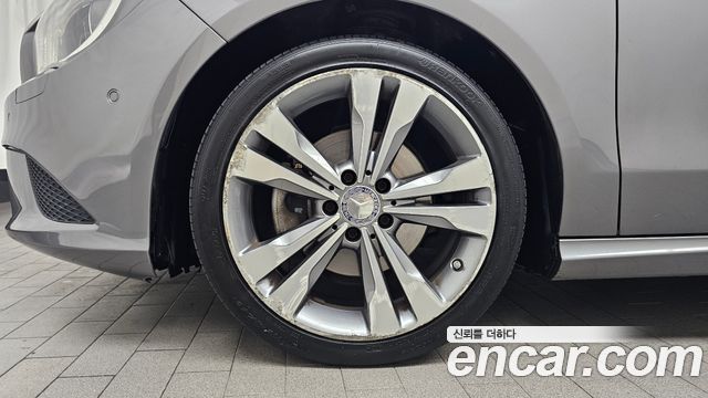 Mercedes-Benz CLA-Class CLA200 d 4MATIC — пробег 106 640 км — фото 5 из 5