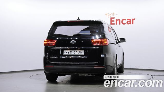 Kia Carnival из Кореи Encar