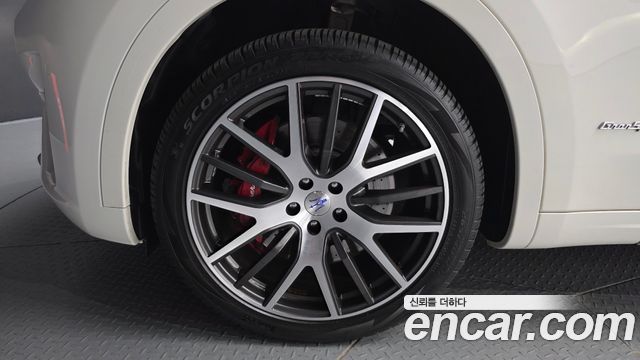 Maserati Levante 3.0 AWD GranSport — пробег 44 846 км — фото 5 из 5