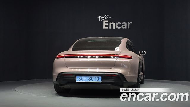 Porsche Taycan Base — пробег 41 766 км — фото 4 из 5