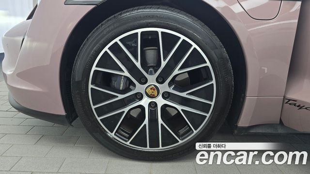 Porsche Taycan Base — пробег 41 766 км — фото 5 из 5