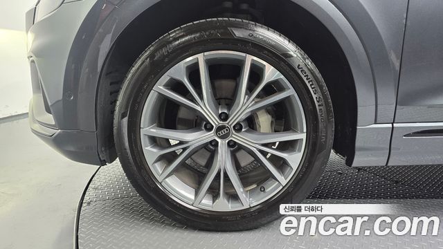 Audi Q8 из Кореи Encar
