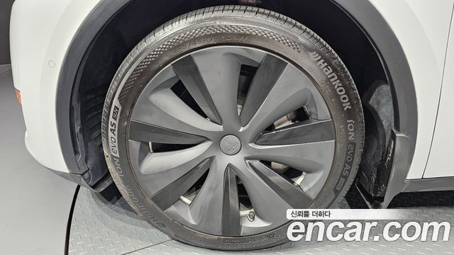 Tesla Model Y Long Range AWD — пробег 79 437 км — фото 5 из 5