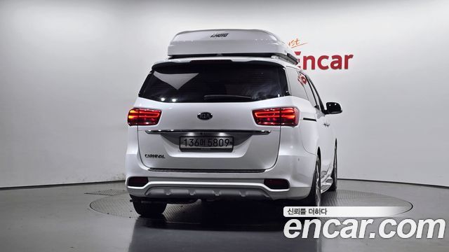 Kia Carnival из Кореи Encar