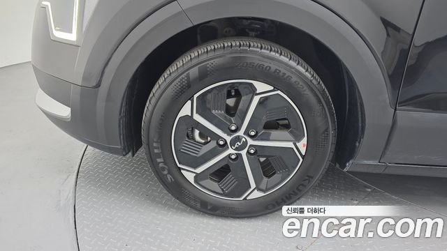 Kia Niro Prestige — пробег 29 977 км — фото 5 из 5