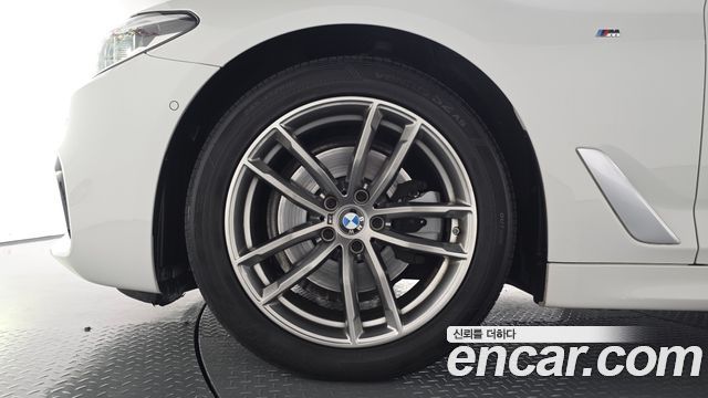 BMW 5-Series 520d xDrive M Sport Package Plus — пробег 117 316 км — фото 5 из 5