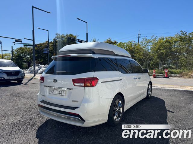 Kia Carnival Gasoline 9-seater Hi-Limousine Noblesse — пробег 44 000 км — фото 4 из 5
