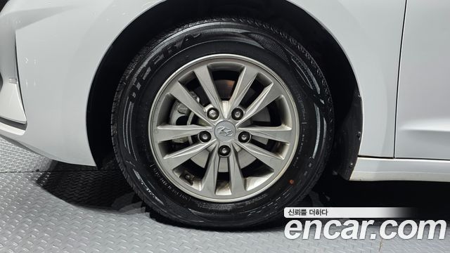 Hyundai AVANTE 1.6 Smart — пробег 175 918 км — фото 5 из 5