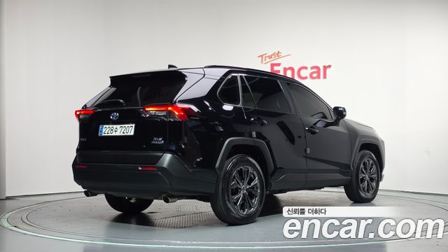 Toyota RAV4 2.5 2WD Hybrid XLE — пробег 73 479 км — фото 2 из 5