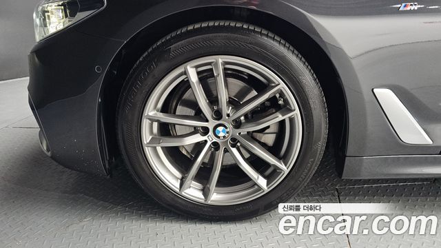BMW 5-Series 520d M Sport Package Plus — пробег 134 992 км — фото 5 из 5