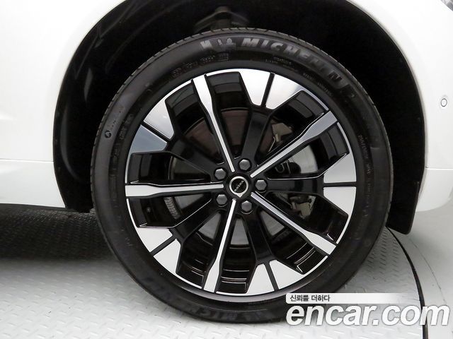 Volvo XC60 T8 Ultra Bright — пробег 5 876 км — фото 5 из 5