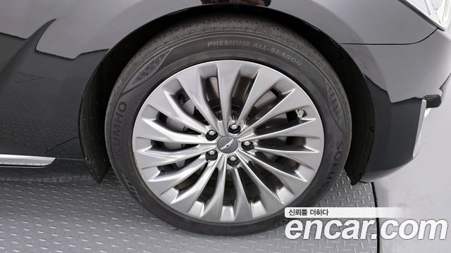 Genesis EQ900 5.0 GDI AWD Prestige — пробег 179 426 км