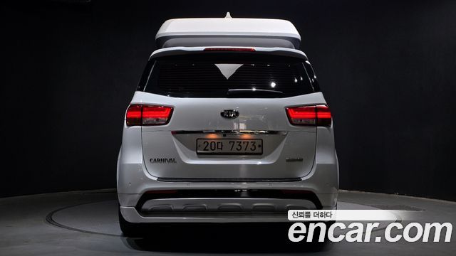 Kia Carnival 9-seater Hi-Limousine Prestige — пробег 114 954 км
