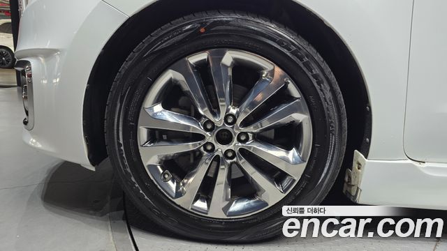 Kia Carnival 9-seater Hi-Limousine Prestige — пробег 114 954 км