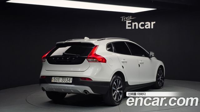 Volvo V40 из Кореи Encar