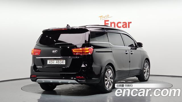 Kia Carnival из Кореи Encar