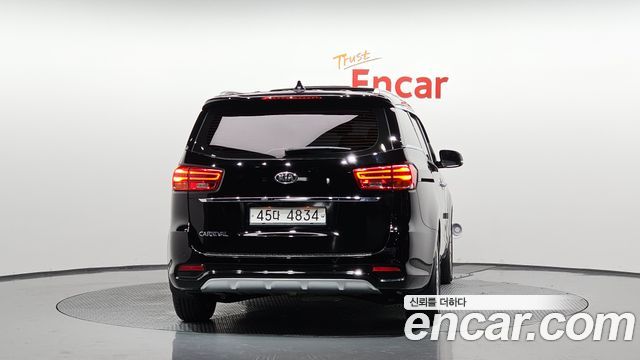 Kia Carnival из Кореи Encar