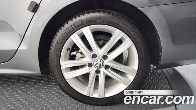 Volkswagen Jetta 2.0 TDI BlueMotion Premium 6th — пробег 106 068 км