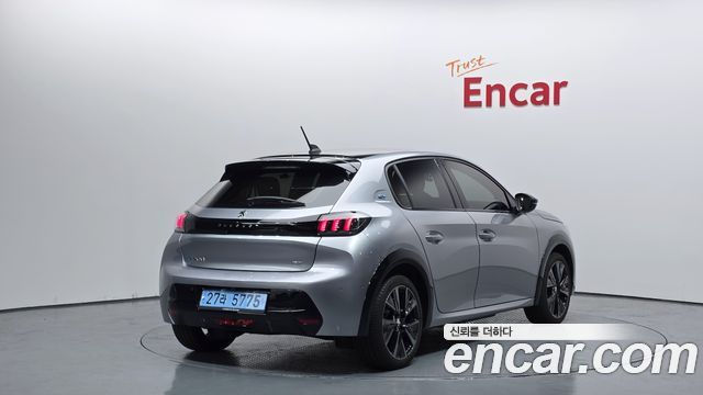 Peugeot 208 из Кореи Encar