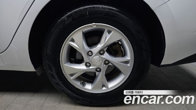 Hyundai AVANTE 1.6 Smart — пробег 130 679 км