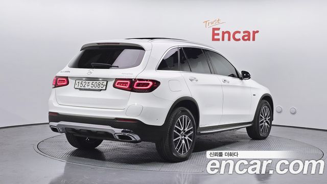 Mercedes-Benz GLC-Class GLC300e 4MATIC — пробег 69 674 км — фото 2 из 5